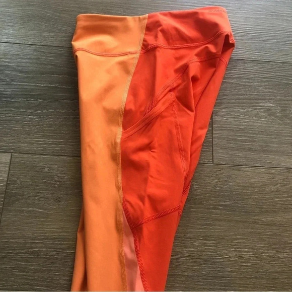Outdoor Voices SuperForm 7/8 Leggings Orange Color Block Womens Size XS - Picture 10 of 12